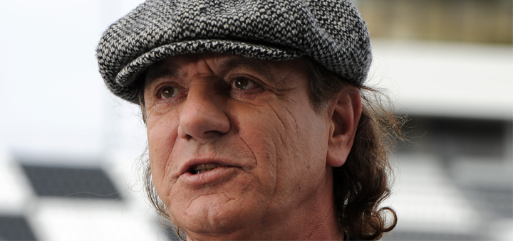 Брайан Джонсон теперь доктор, и другие новости про AC/DC