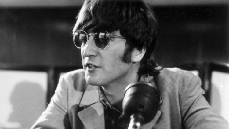 Гитара Джона Леннона будет продана на аукционе